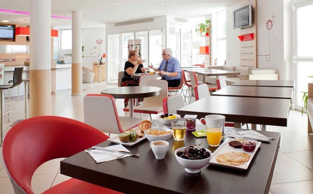 Ibis Auxerre Centre Hotel Restaurant photo